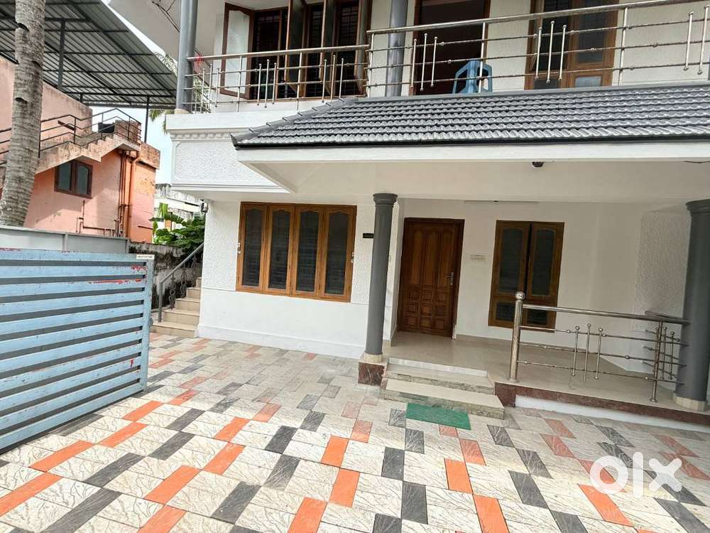 DPI JUNCTION JAGATHY 3BHK GROUND FLOOR HOUSE FOR RENT