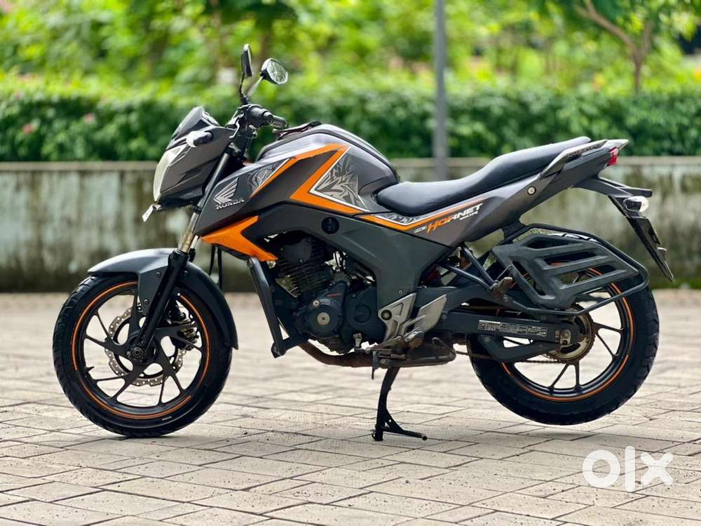 HONDA HORNET cb 160R DOUBLE DISC MINT CONDITION