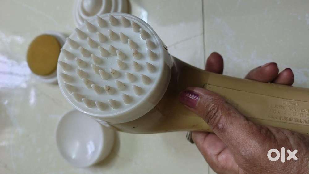 Facial massager and steamer