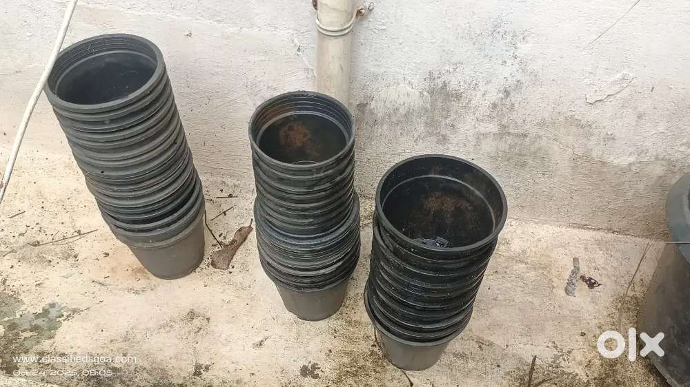 Garden plastic flowe pot small size