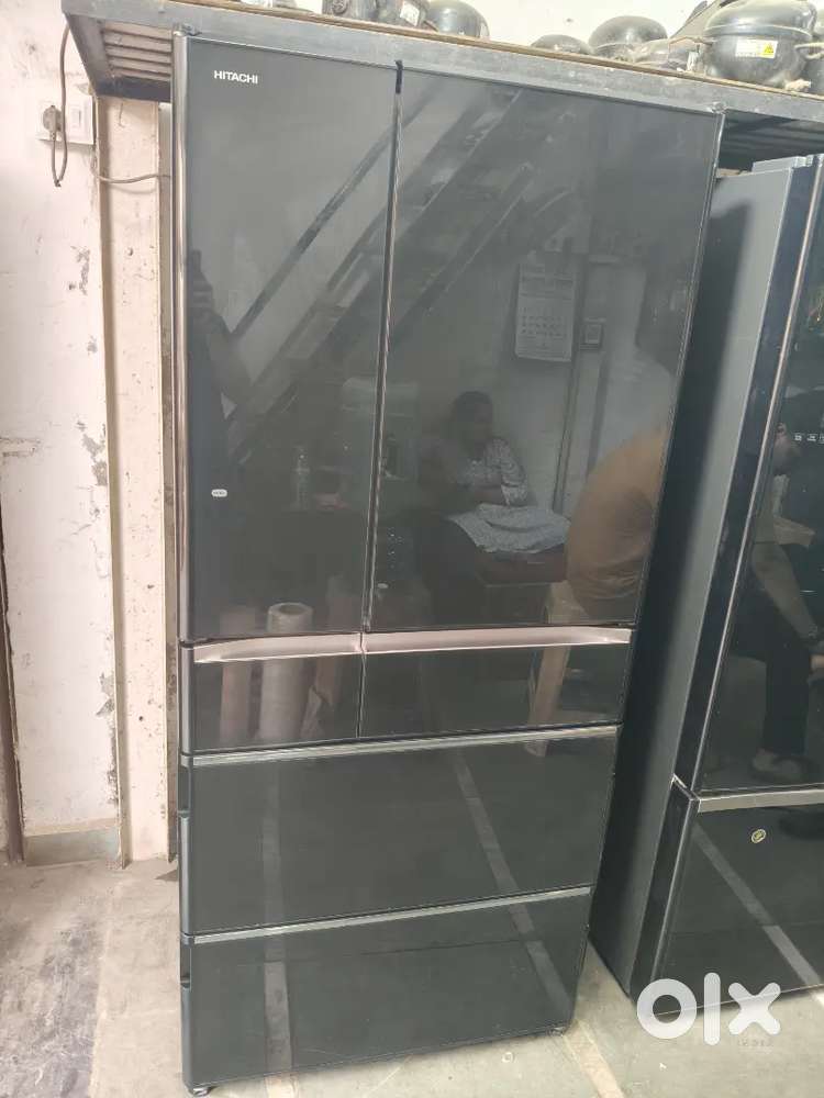 [ WELL CONDITION ]BLACK COLOUR [ HITACHI SIDE BY SIDE FRIDGE]