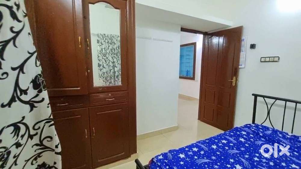 Owner: 2 BHK House for rent, 3.5 km from technopark. Bachelors prefer