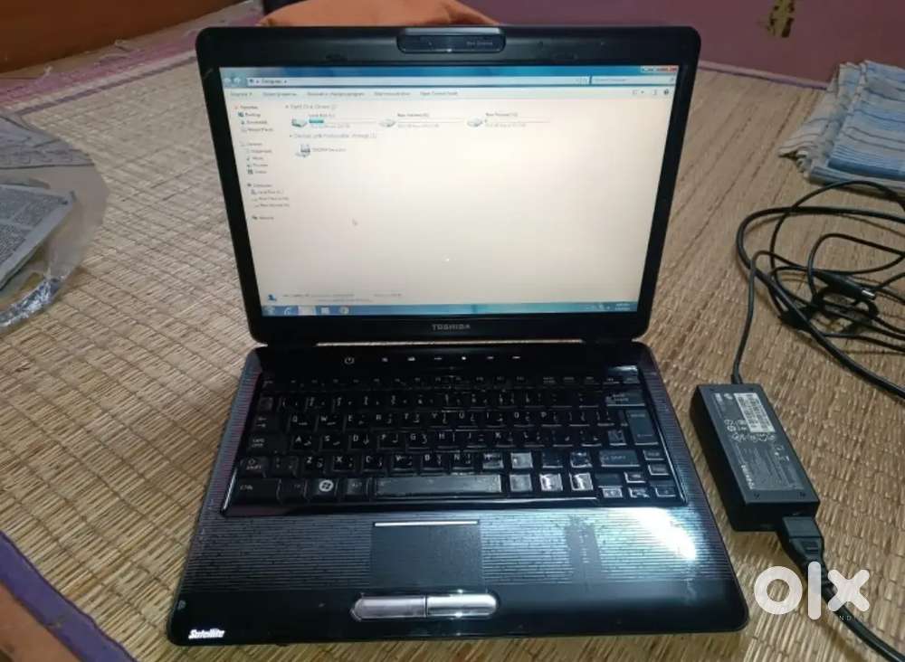 Toshiba laptop 3TB
2TB 1TB,hot desk  Taikin AC remote original