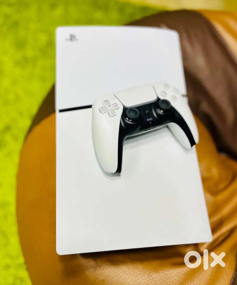 Slim 1TB PlayStation 5 console in new condition