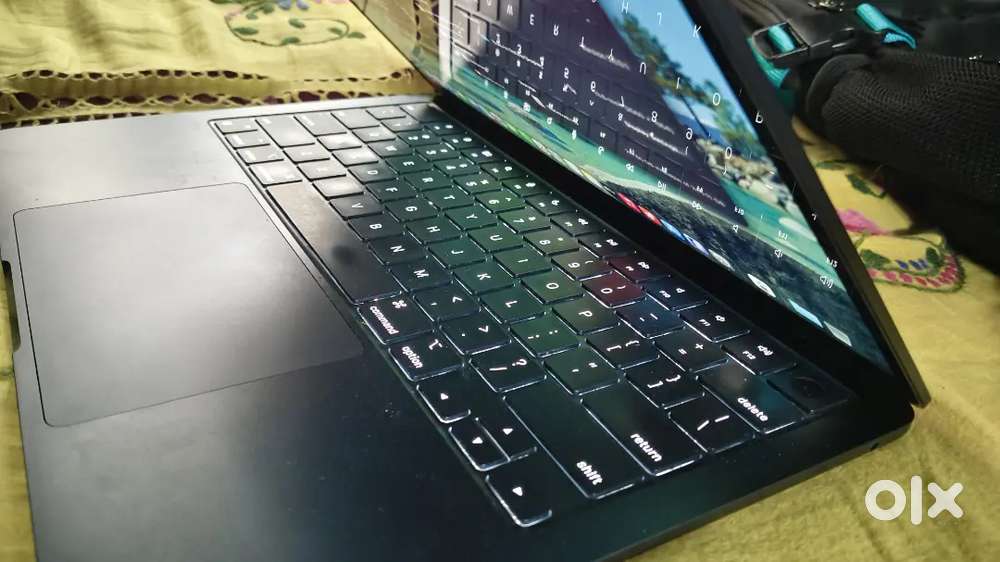 MacBook Air M3 2024 14 inch under warranty ( urgent sale)