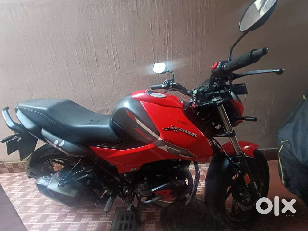Hero Xtreme 160R 4V (Apr-2024). Driven only 4342 kms. 1st Owner.