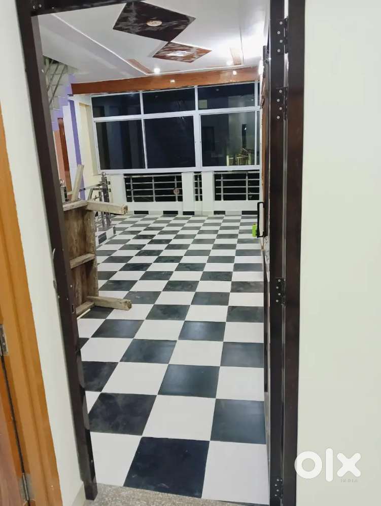 Non veg, drinkers and late night people are not allowed