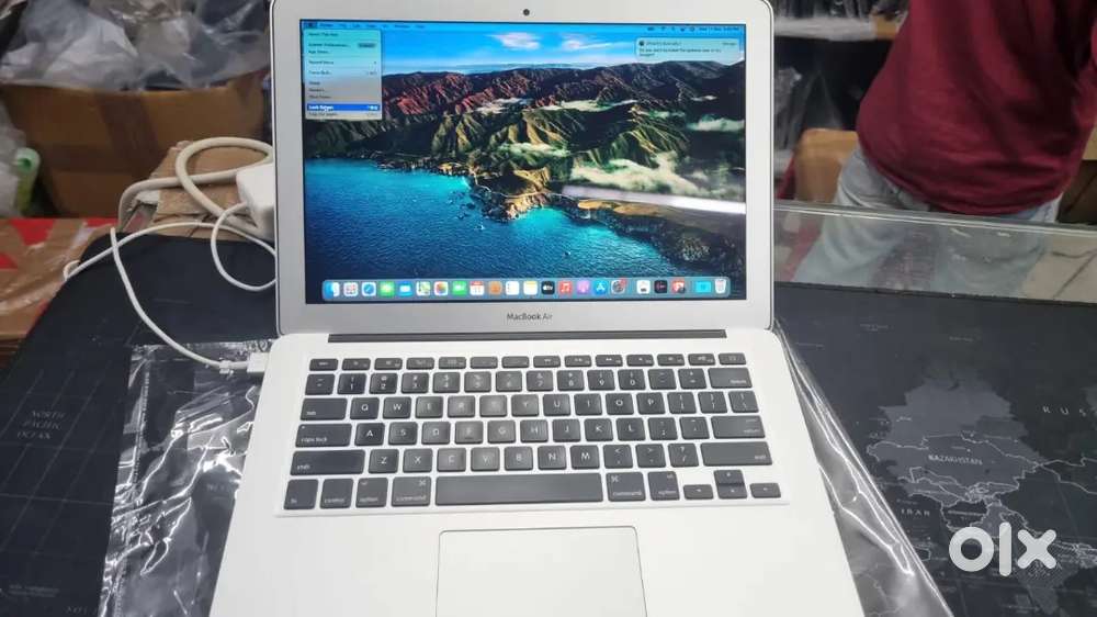MacBook air 17 excellent buyy apple