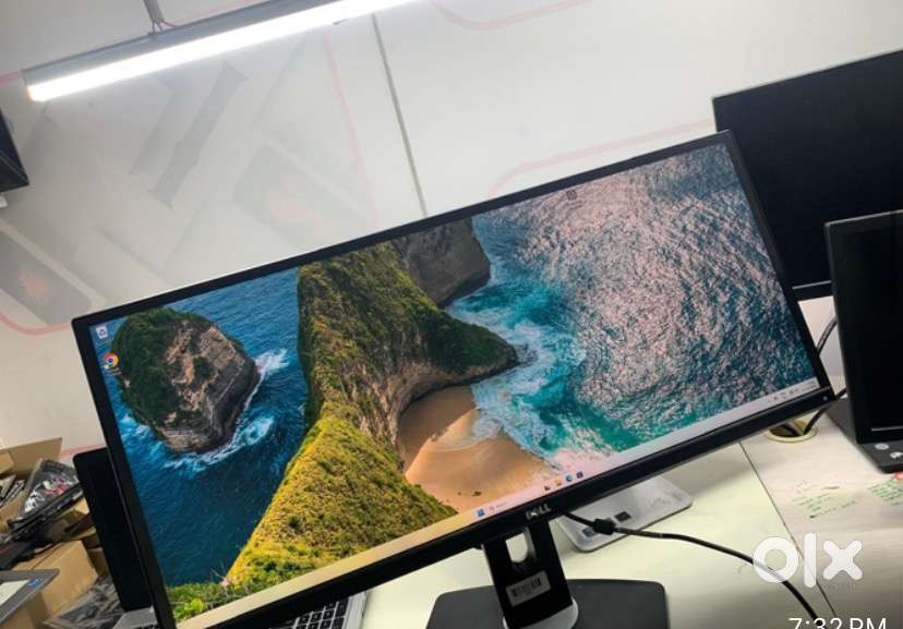 Dell monitor 30inch/U2913WM/VGA PORT/Good working/With Bill & Warranty