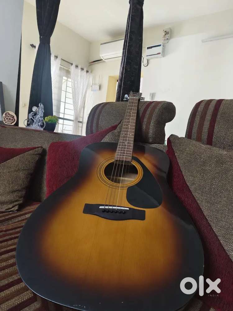 Yamaha Acoustic Guitar