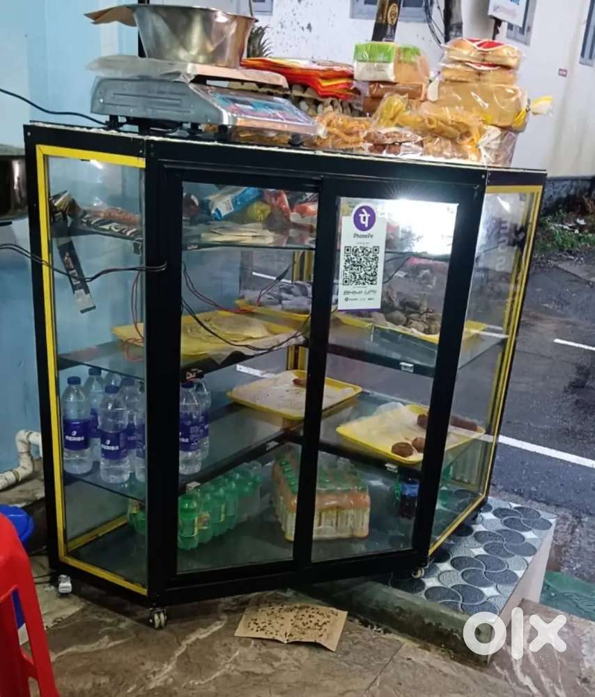 Display counter in Good Condition
