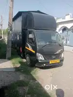 Food truck for sale brand new condition hai truck m koi kami nahi hai