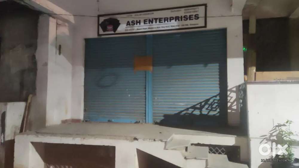 Shop for rent with 2 shutters mainroad