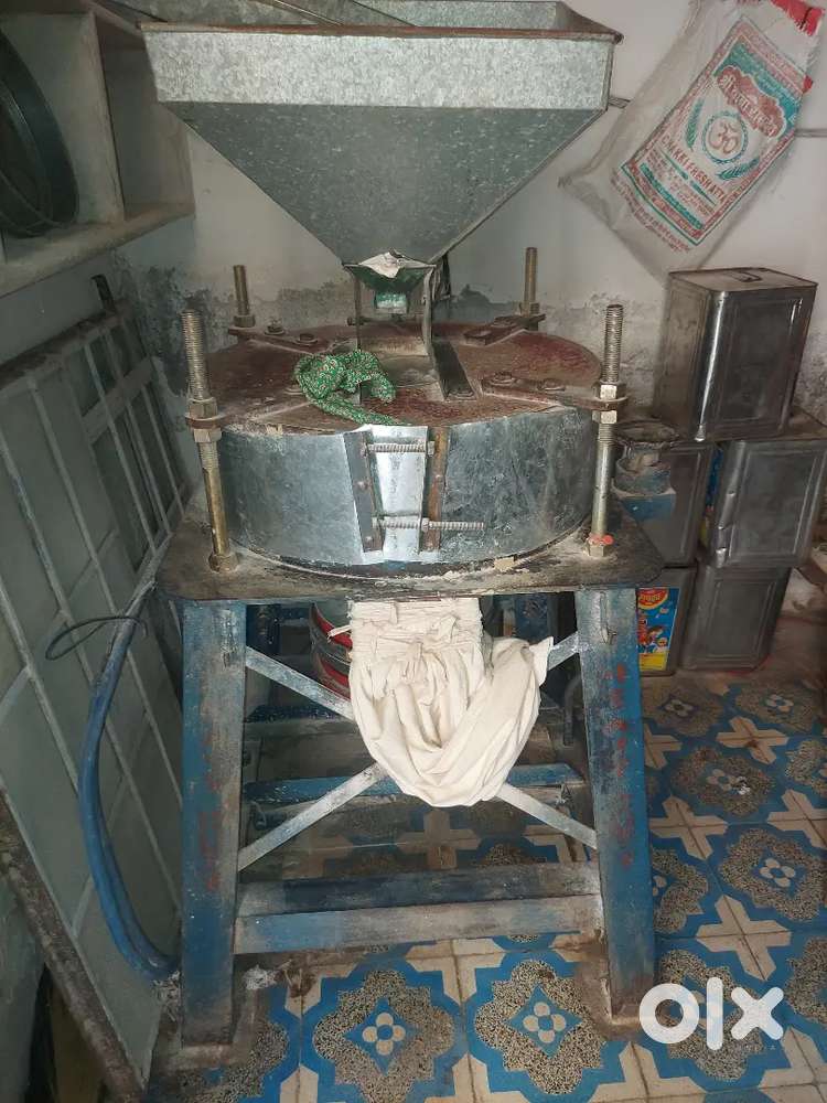 Aata chacki 20 inch Crompton moter 5 hp 900 rpm having duti fream
