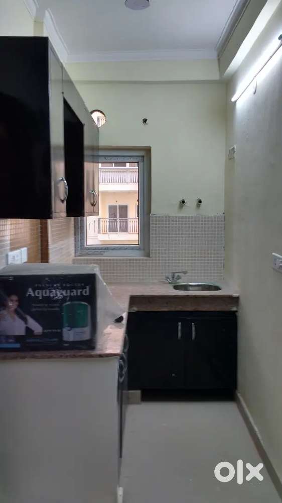 1 BHK Flat in Noida Sector 77 for Sale