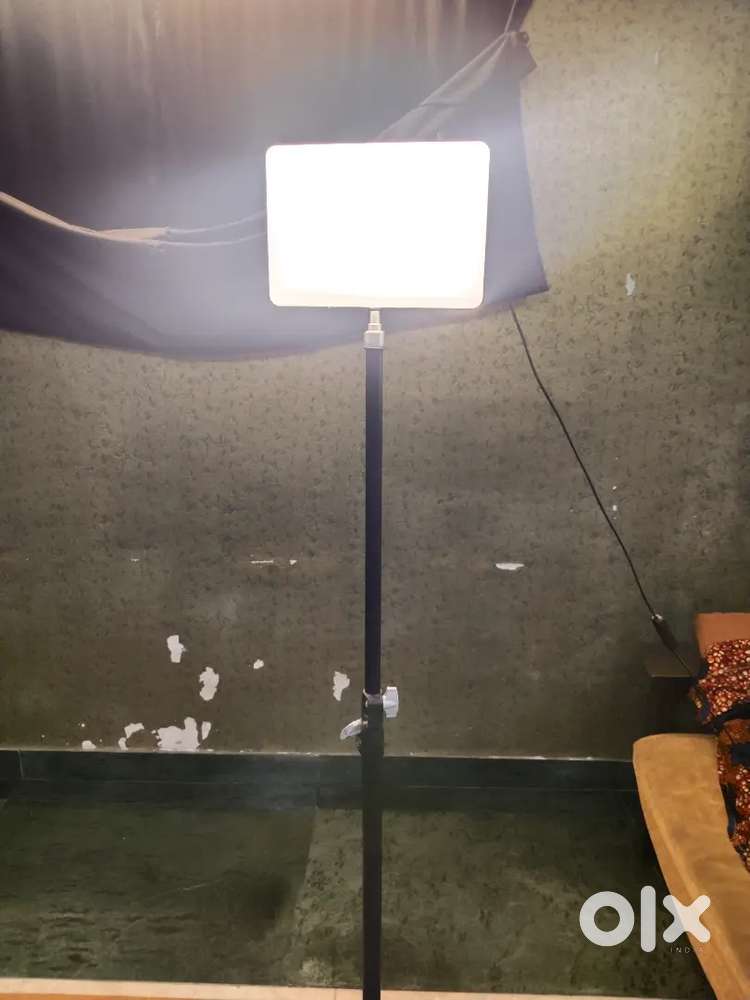 This is An Audition/Photoshoot Light..Really Usefull..Negotiable Price