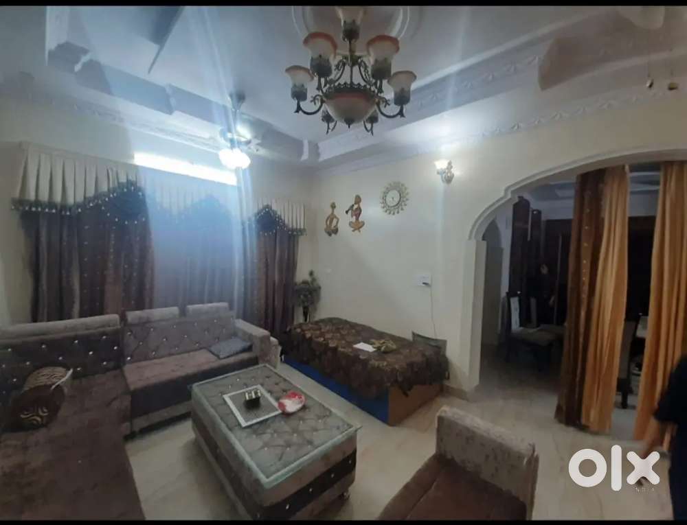 200 gaj House available at Saraswati Vihar Ajabpur