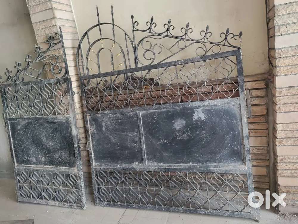 Iron Gate in 2 pieces