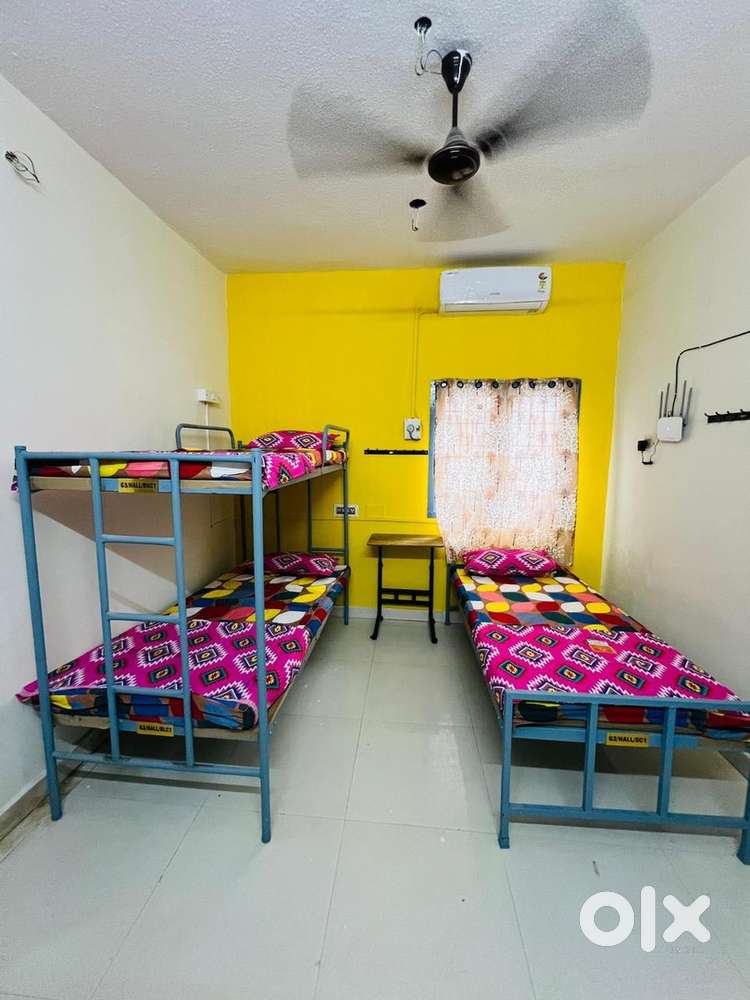 MSV Luxury AC PG in Vadapalani for Men