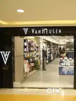 VACANCY FOR VAN HEUSEN STORE
