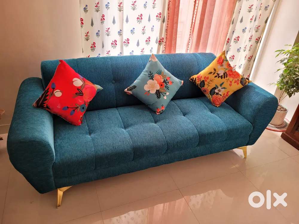 3 seater premium Sofa including 3 Cushion