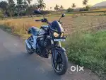 Mahindra Mojo XT300  with Dual Exhaust