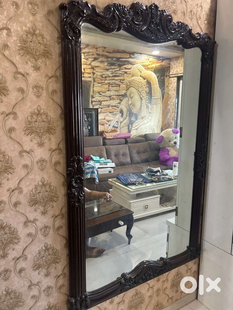 Decorative dressing table glass