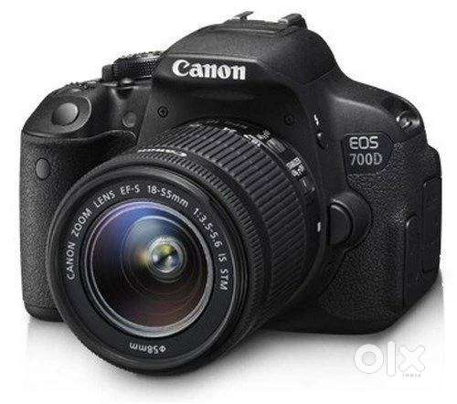 Used Canon EOS 700D 18MP Digital SLR Camera (Black) with 18-55 STM Len