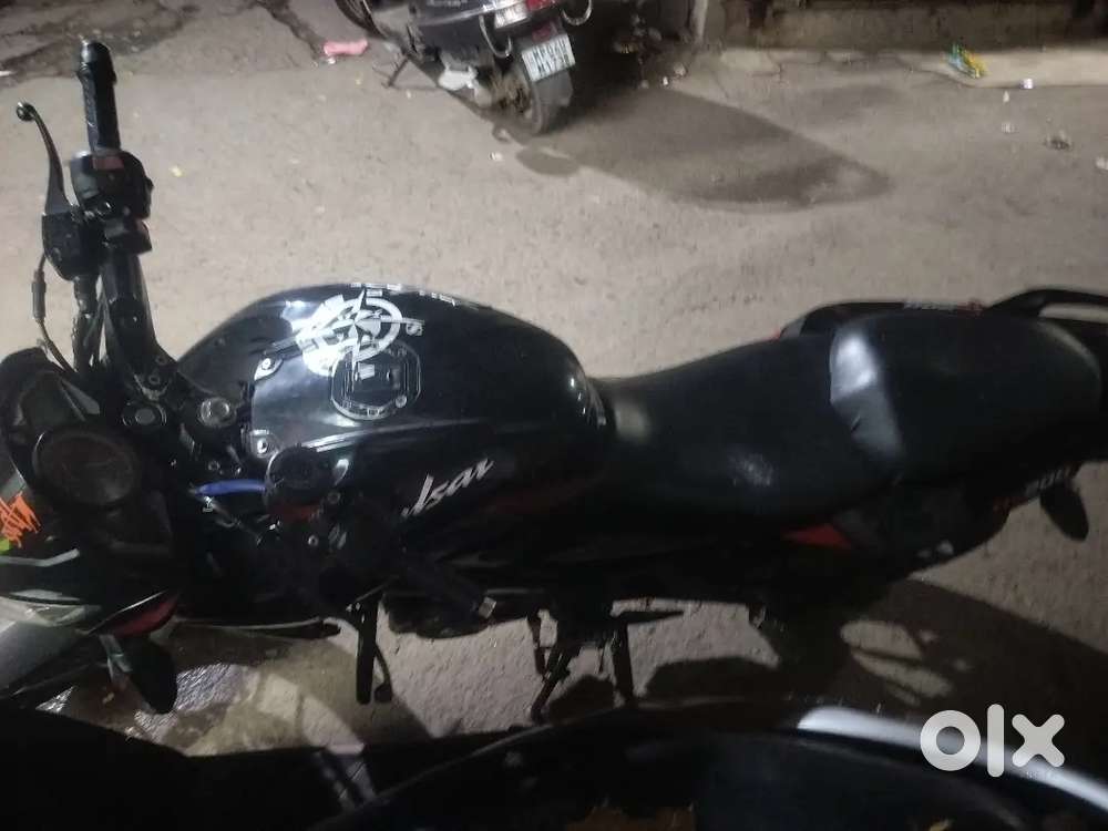 2012 ka model NS 200 indicator 4 ro chalu