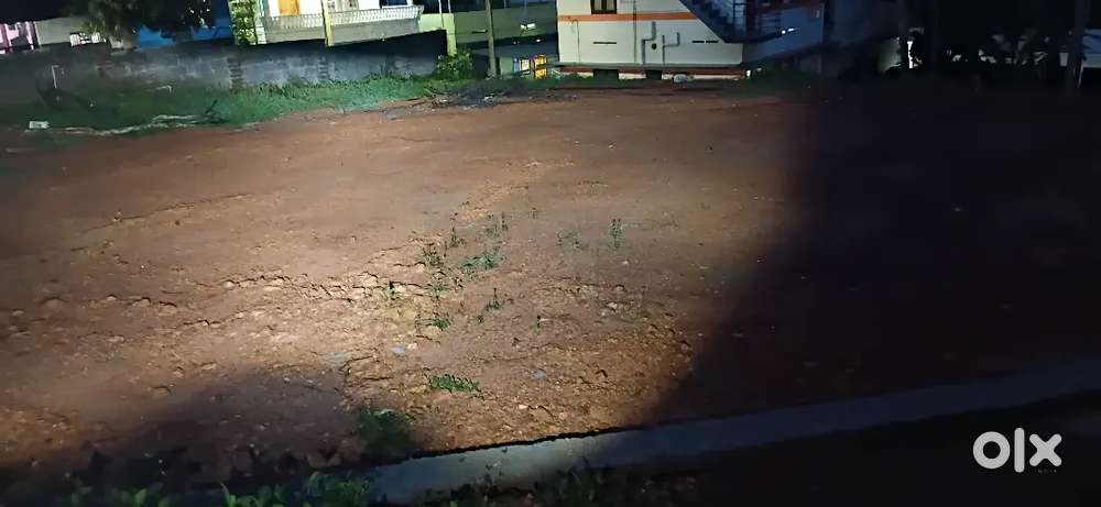 ഹൗസ് പ്ലോട്ടുകൾ വിൽപ്പനയ്ക്ക്