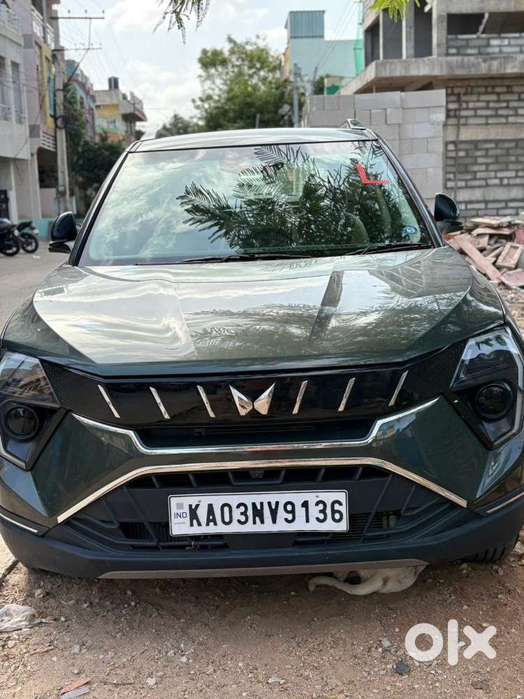 Mahindra XUV 3XO AX5L 2025 Petrol 16758 Km Driven