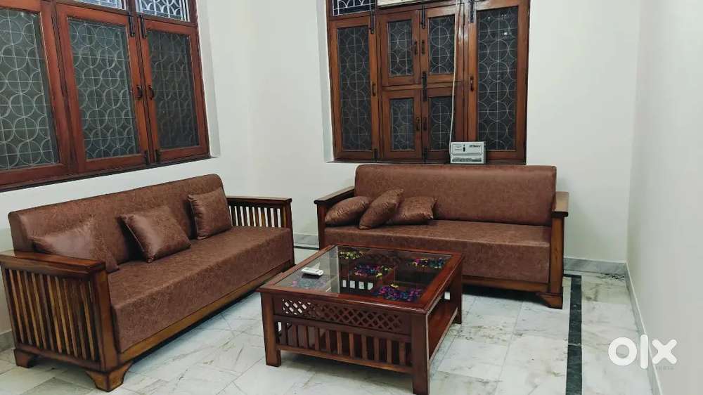 2bhk builder floor in saket