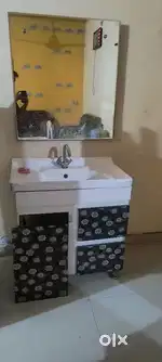 selling in 2200 Rs with mirror