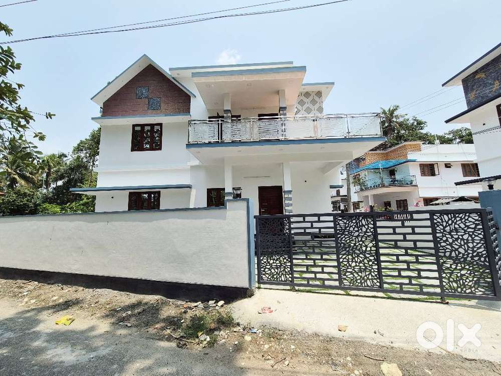 Premium 5BHK House for Sale – Koonammavu, Kongorpilly