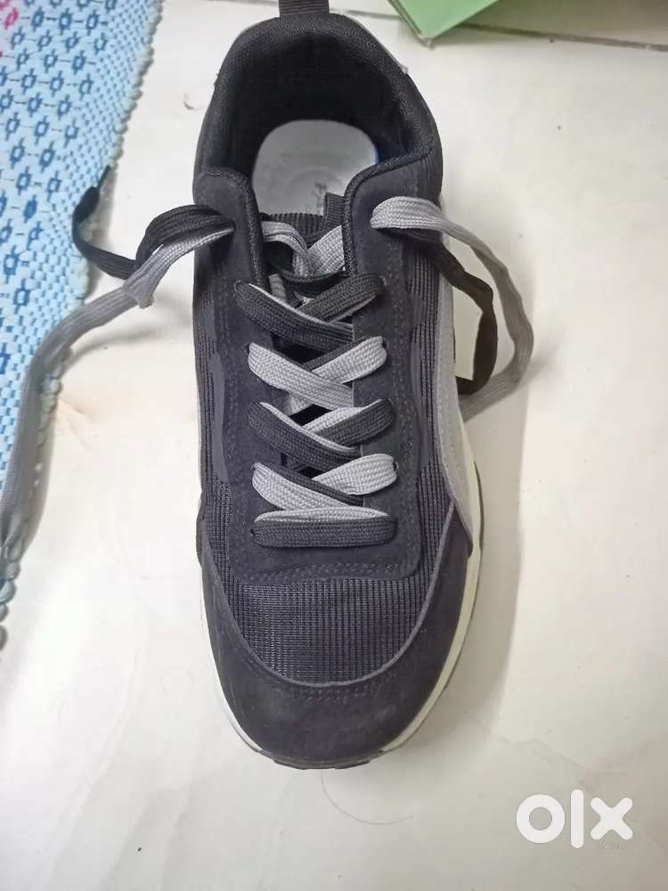 Black & White Casual Shoes – Size 9 – Lightly Used – Bought Recently