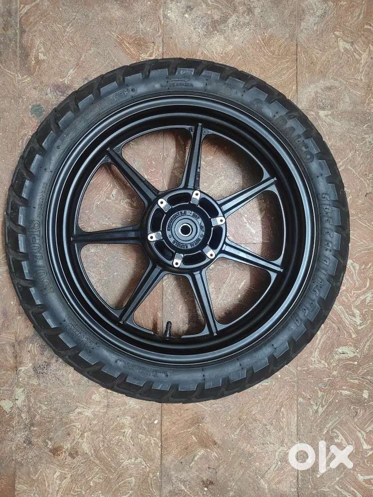 ROYAL ENFIELD INTERCEPTOR 650 Tubeless tyre and Alloy wheel