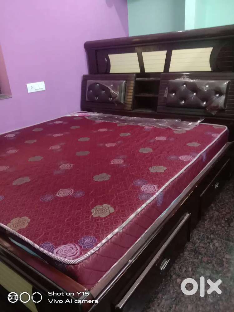King size bed with storage (6×7)