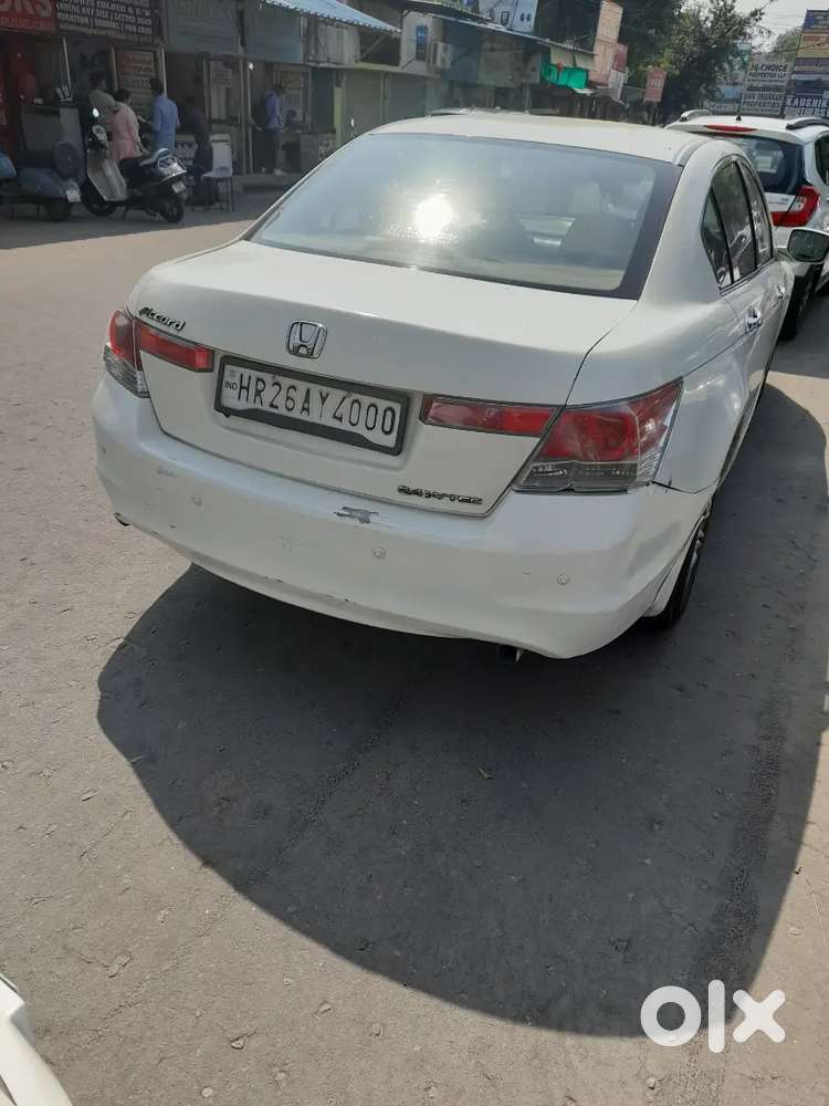 Genuine paint .new Tayer .  New batry vip number
