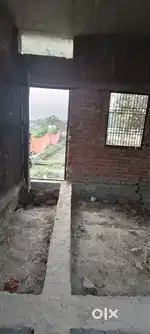 Sarnath se 0.4km Ander hai jairampur me petrol pump ke samne raste par
