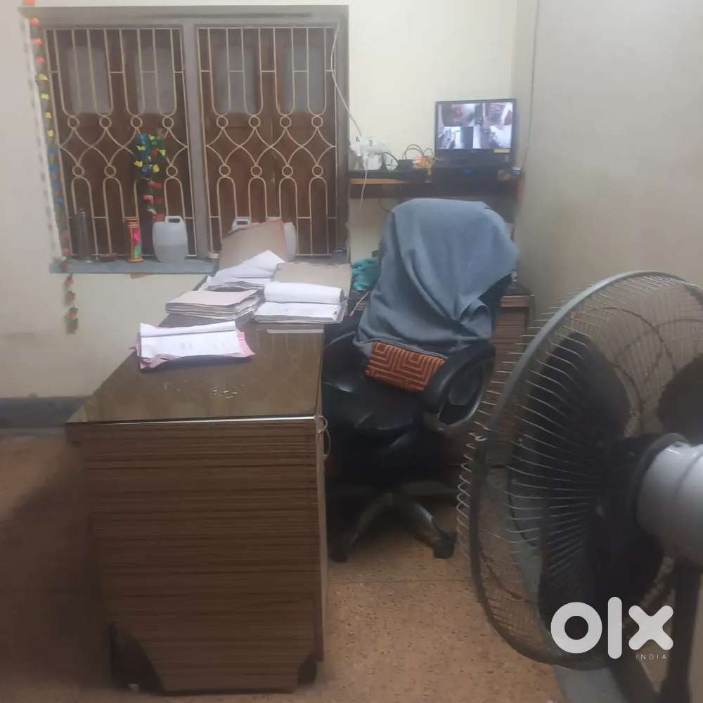 OFFICE with all computer and furniture