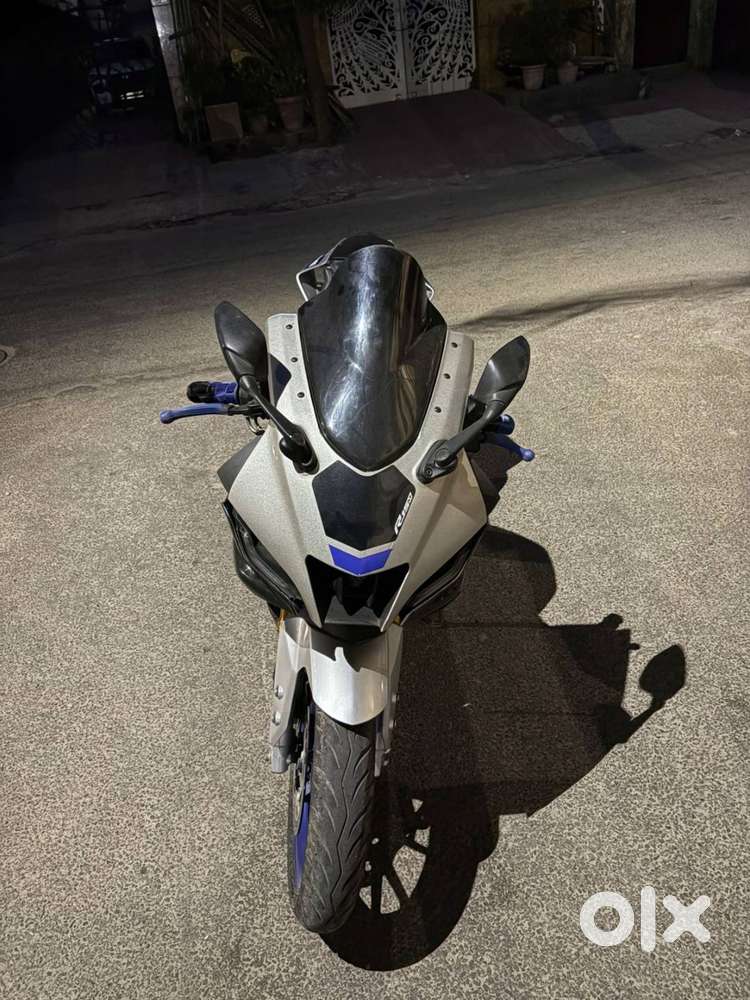 Yamaha R15 M