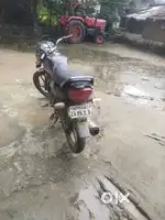 2012 का मॉडल है और गाड़ी पुराना है लेकिन इंजन में बहुत दम है थोड़ा ड़ी