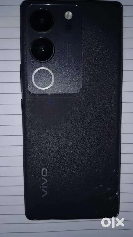 Vivo v29 Touch Crack h aur koi problem nhi display mast kaam krta h