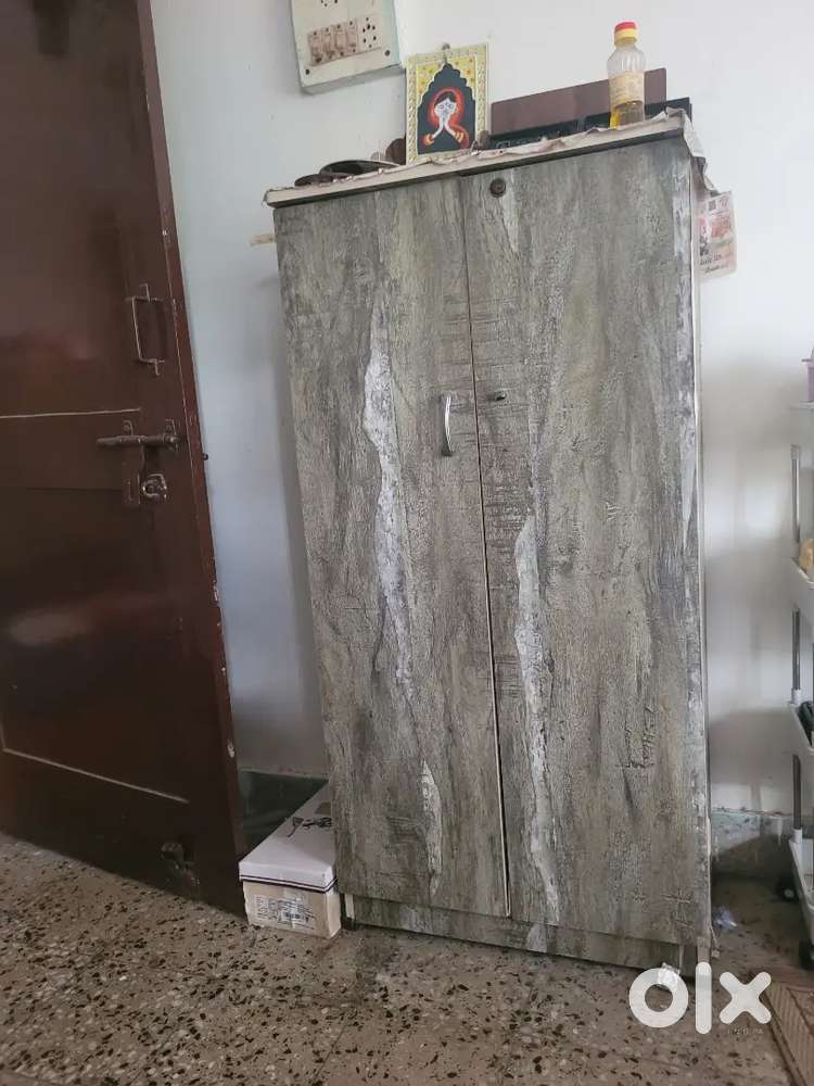 One handle breakable but good condition