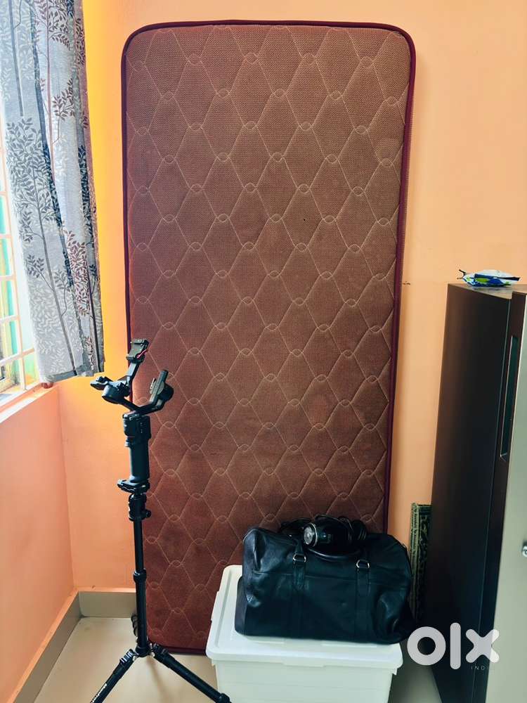 Single bed mattress