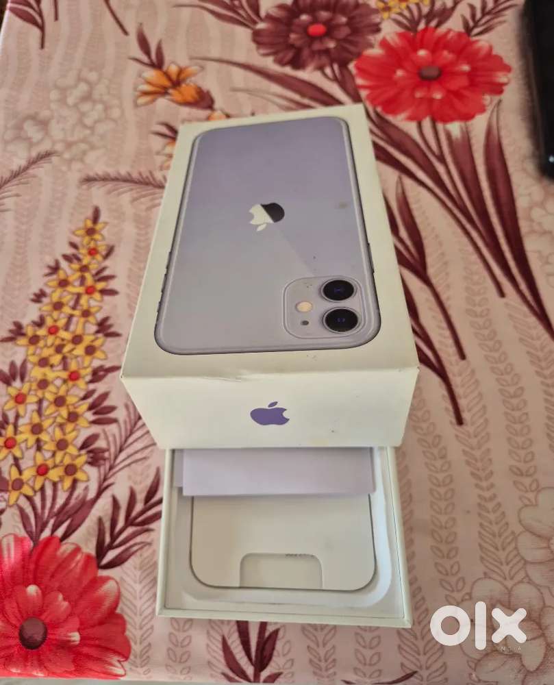 iphone 11, well okk condition