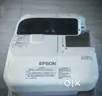 ULTRA SHORT THROW PROJECTOR EPSON EB 585 W SALE!