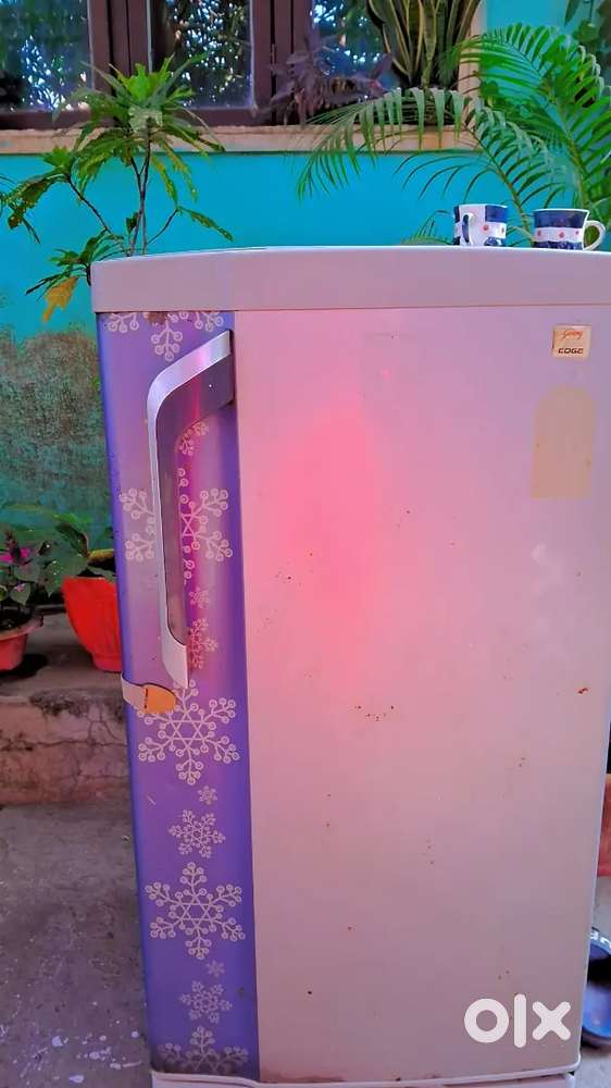 New condition fridge