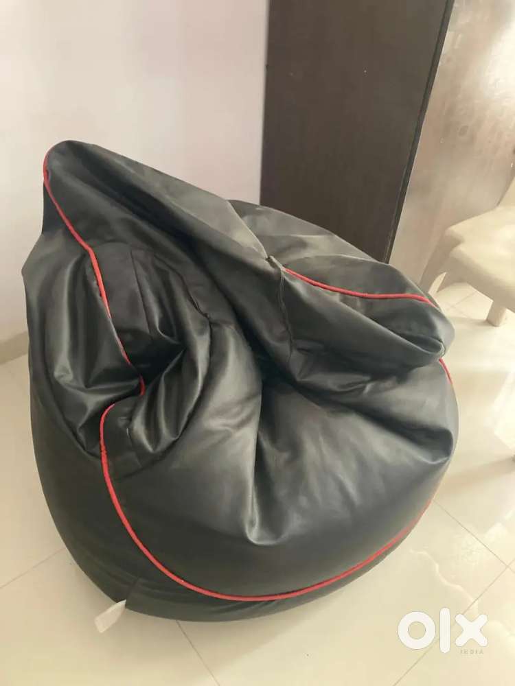 Been Bag black colour