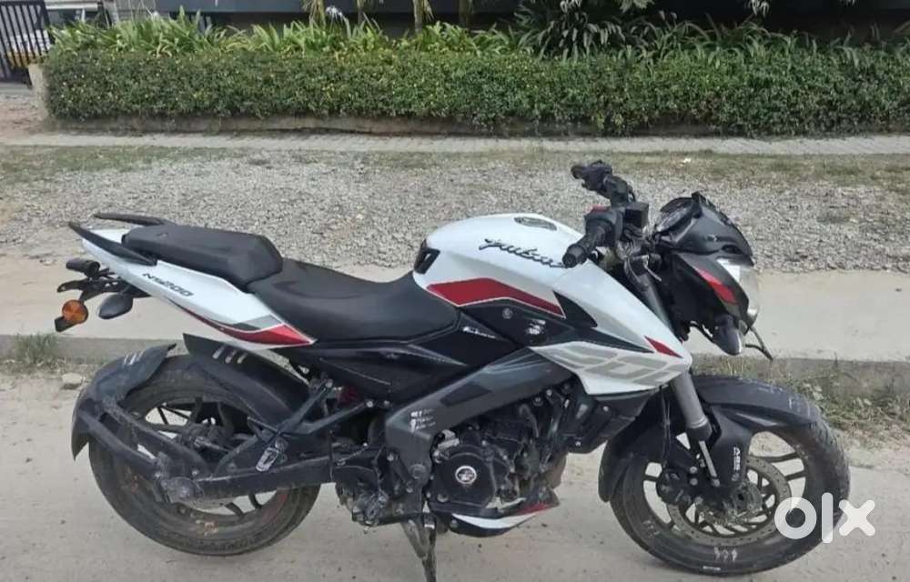 Bajaj NS200